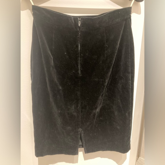 Benetton black velvet pencil skirt. Size 46 - Picture 2 of 5